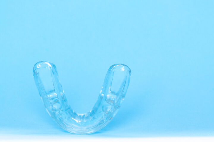 歯列矯正のマウスピースは市販のものでも良い？矯正用マウスピースとの違いや注意点とはの画像
