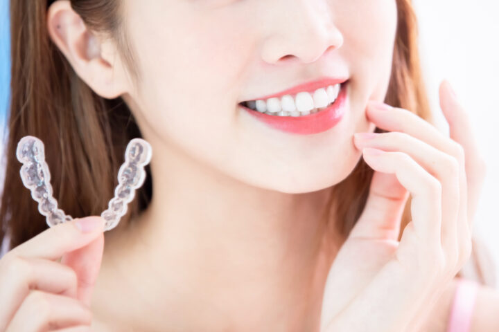 歯列矯正をしている女子がかわいい！美意識の高さと矯正治療に対するポジティブな変化の画像